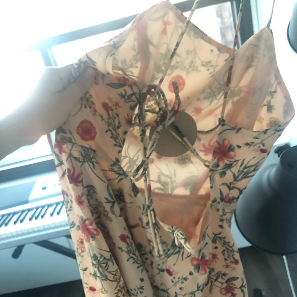 Boutique XOMandysue. Beautiful high low dress - Picture 3 of 5